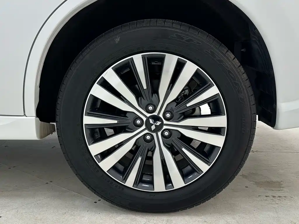 Mitsubishi Outlander — миниатюра 18