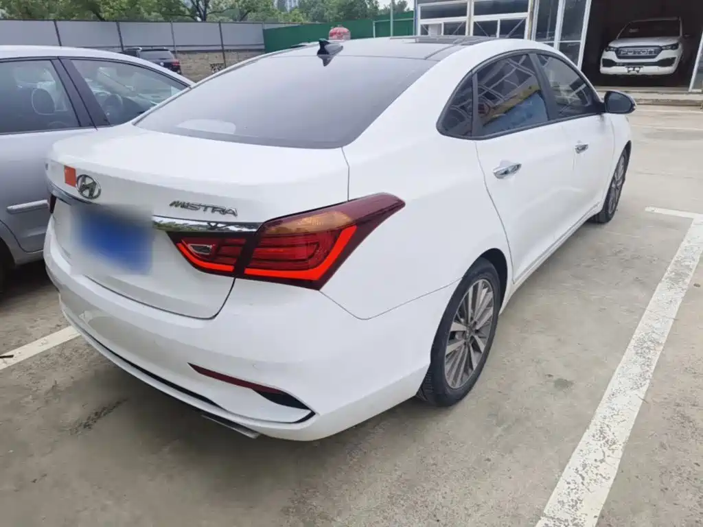 Hyundai Mistra — миниатюра 7