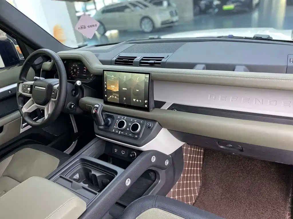 Land Rover Defender — миниатюра 17