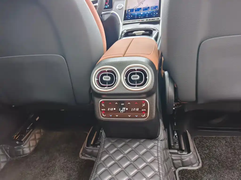 Mercedes-Benz GLC — миниатюра 32