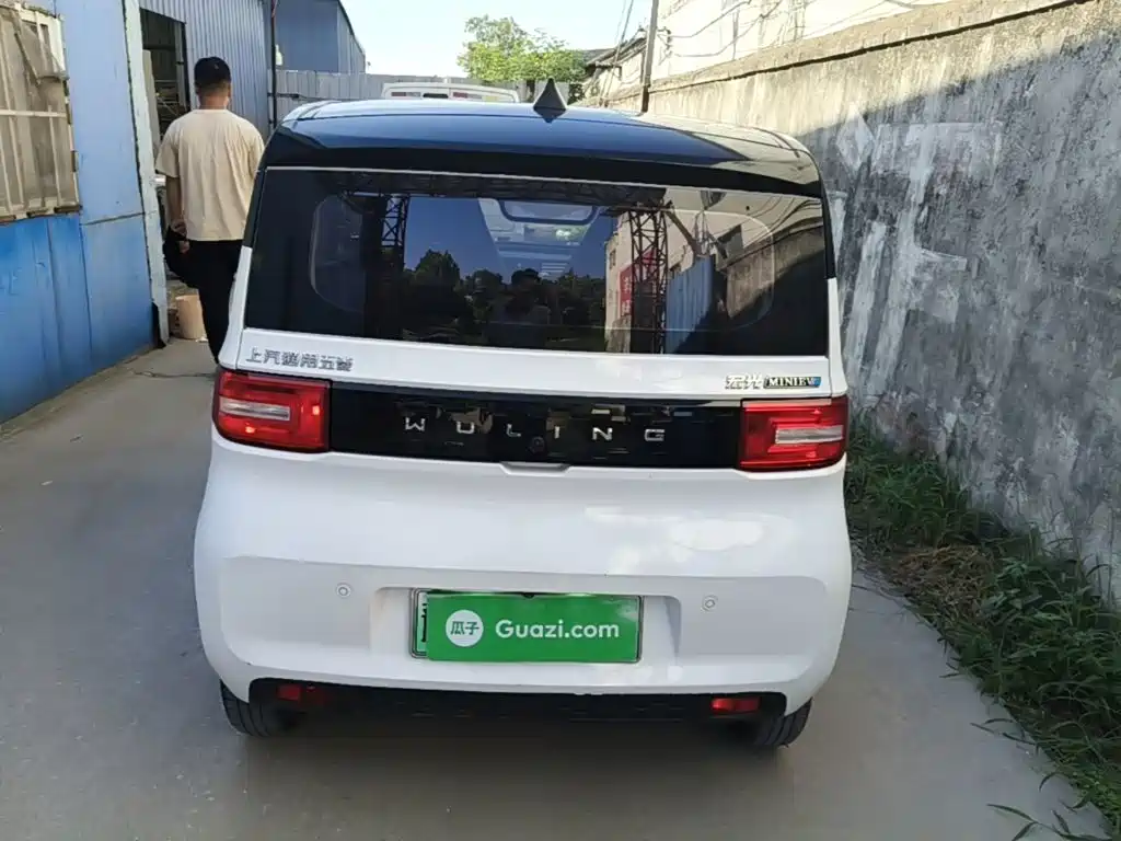Wuling MINIEV — миниатюра 6