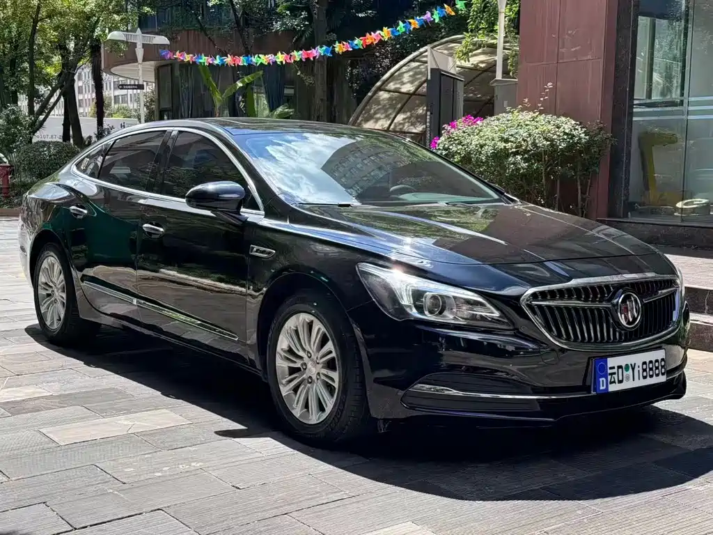 Buick LaCrosse — миниатюра 2