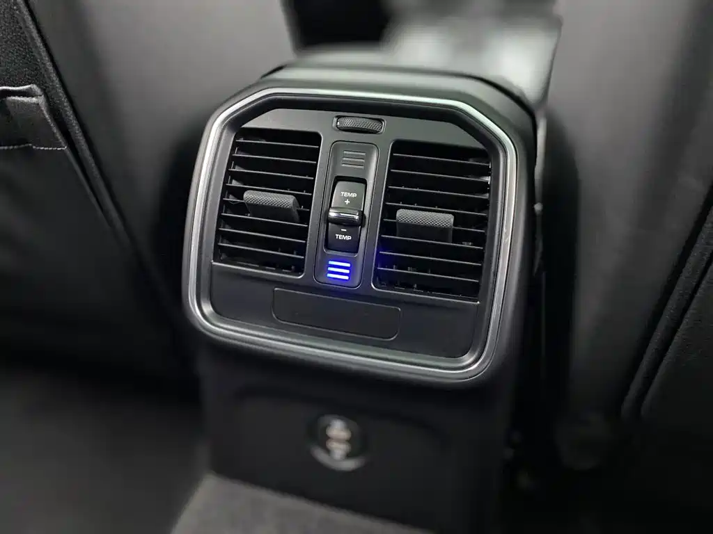 Porsche Macan — миниатюра 24