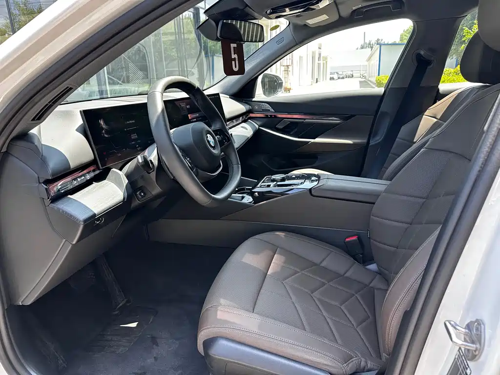 BMW 5 Series 5 2024 530Li Lead Luxury
