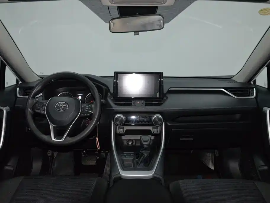 Toyota RAV4 — миниатюра 10