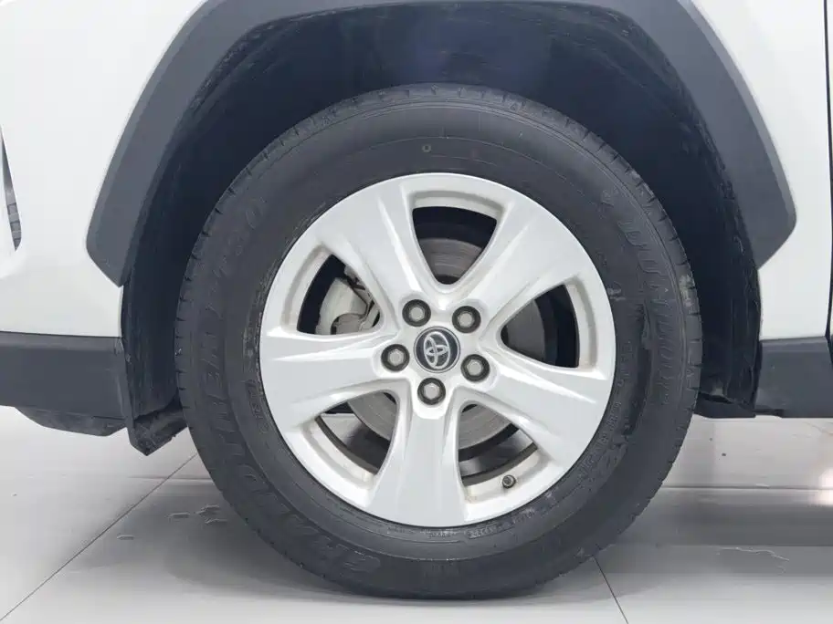 Toyota RAV4 — миниатюра 21