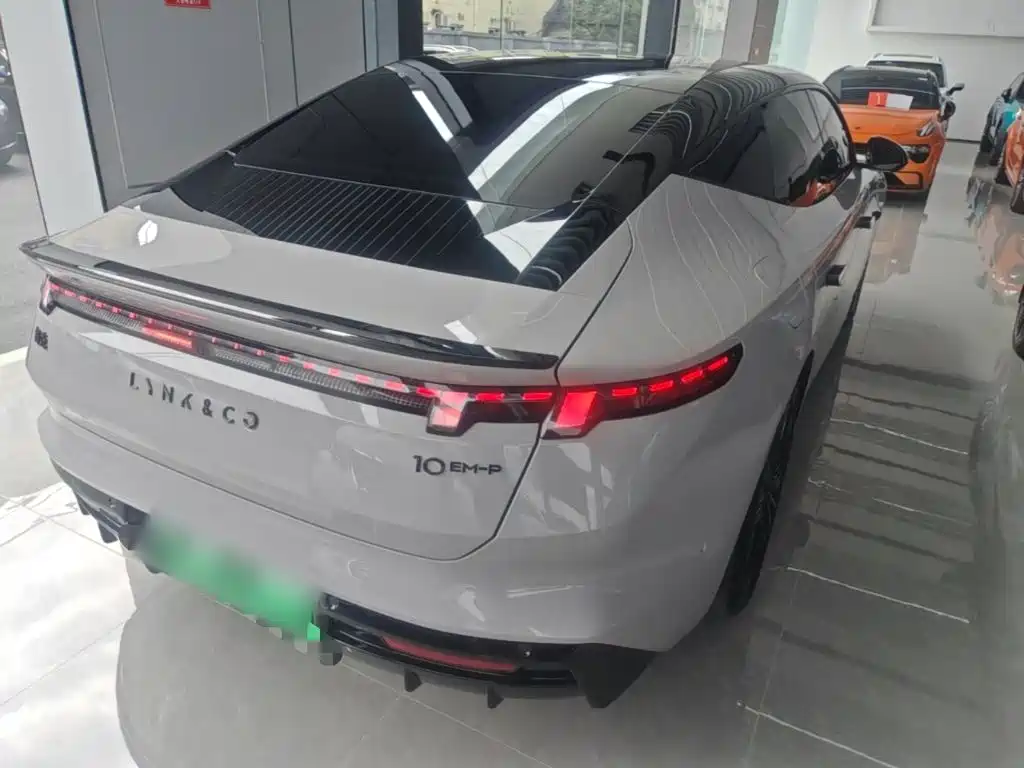 Lynk & Co 10 — миниатюра 7