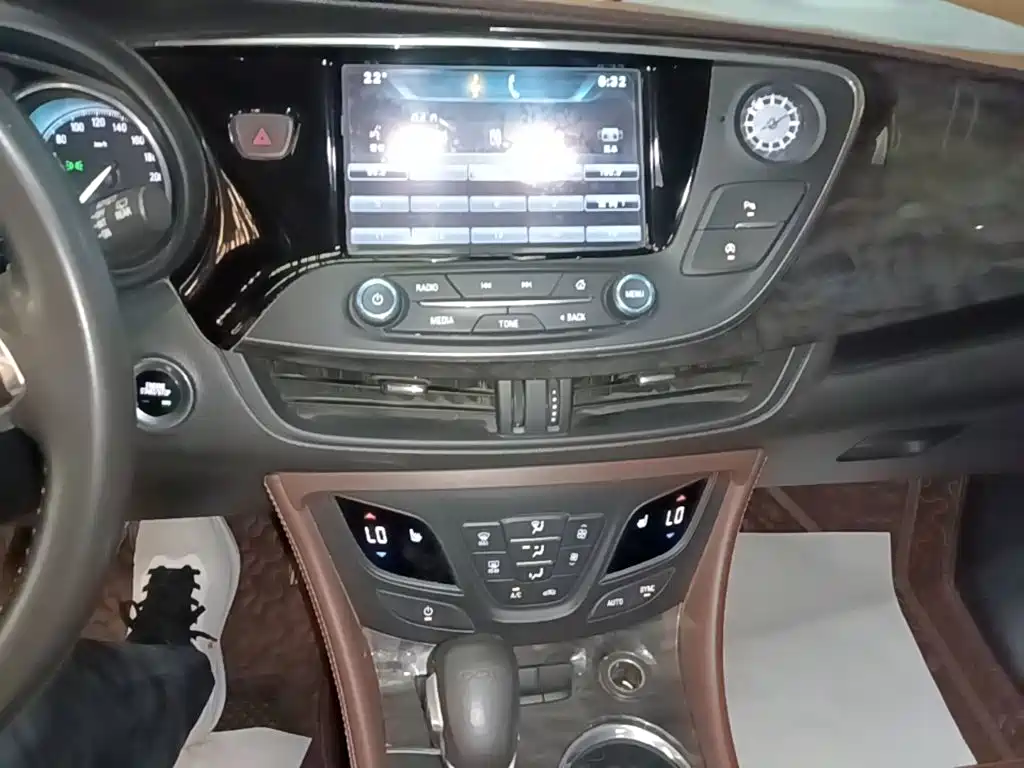 Buick Envision Plus — миниатюра 13
