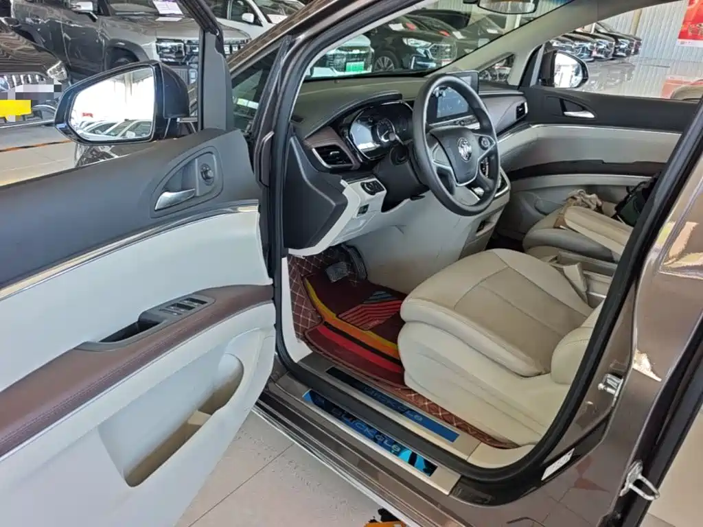 Buick GL8 — миниатюра 16