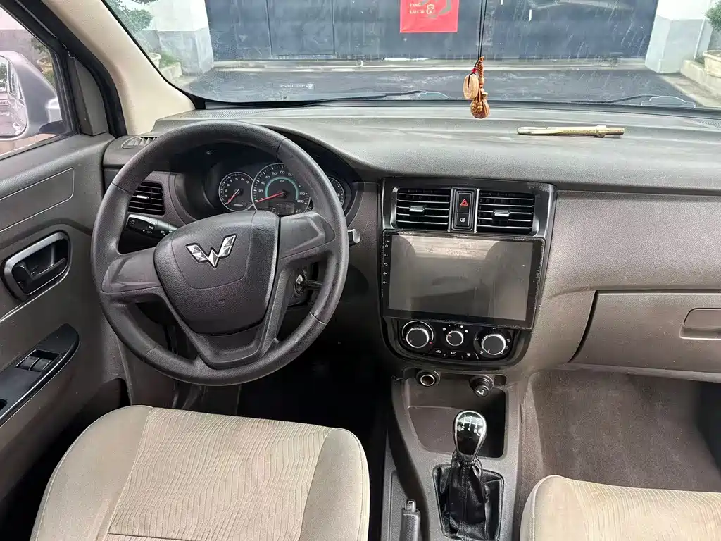 Wuling Rongguang V — миниатюра 7