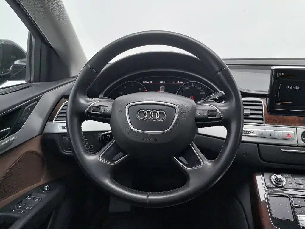 Audi A8 — миниатюра 11