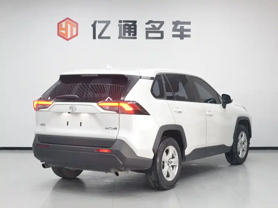 Toyota RAV4 — миниатюра 19