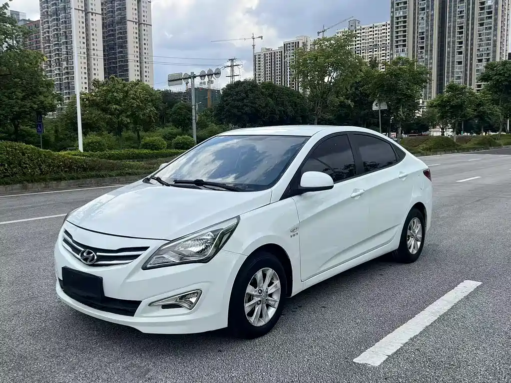 Hyundai Verna 2015