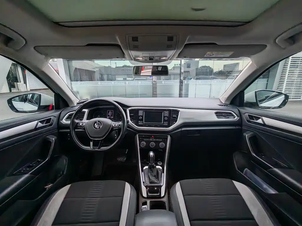 Volkswagen T-Roc — миниатюра 6