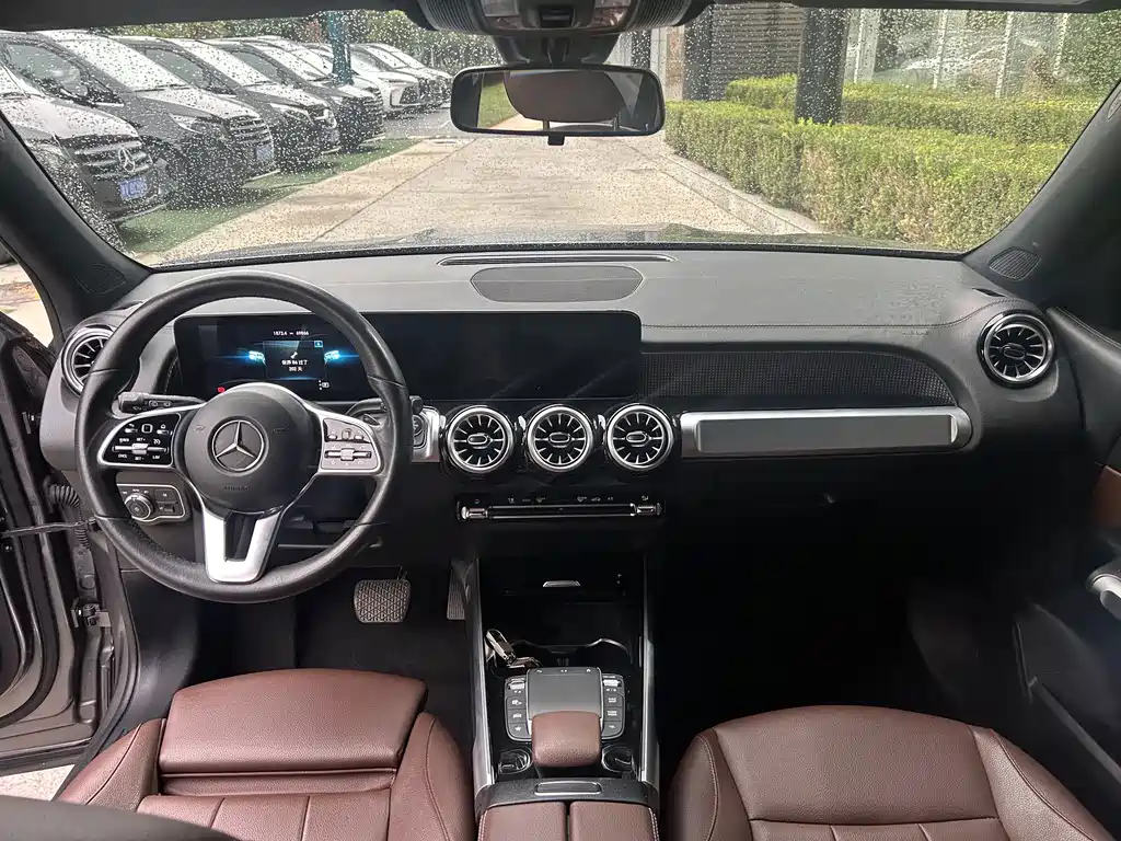 Mercedes-Benz GLB — миниатюра 9
