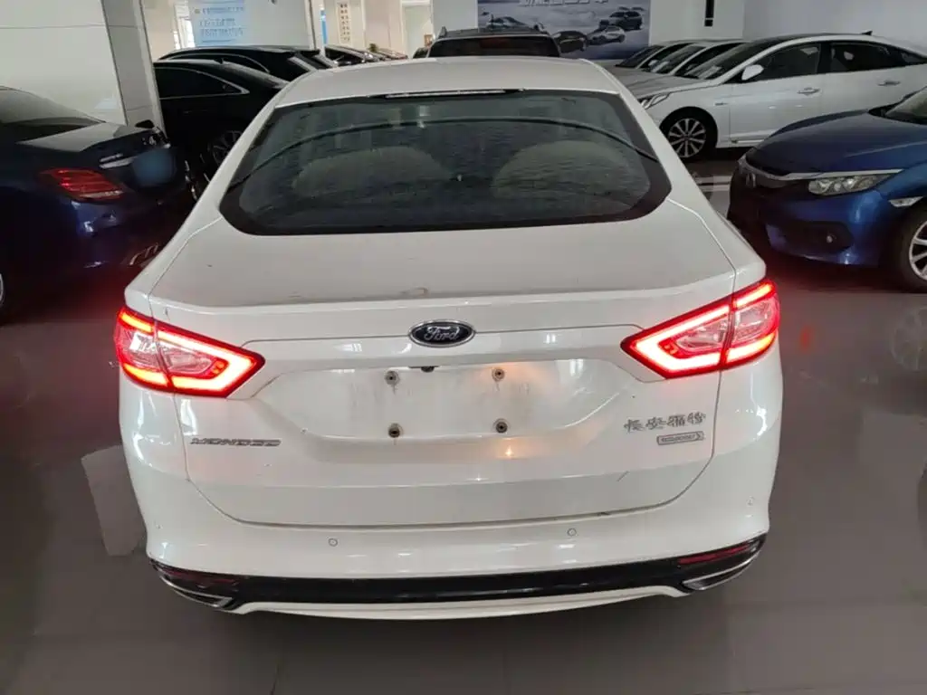 Ford Mondeo — миниатюра 6