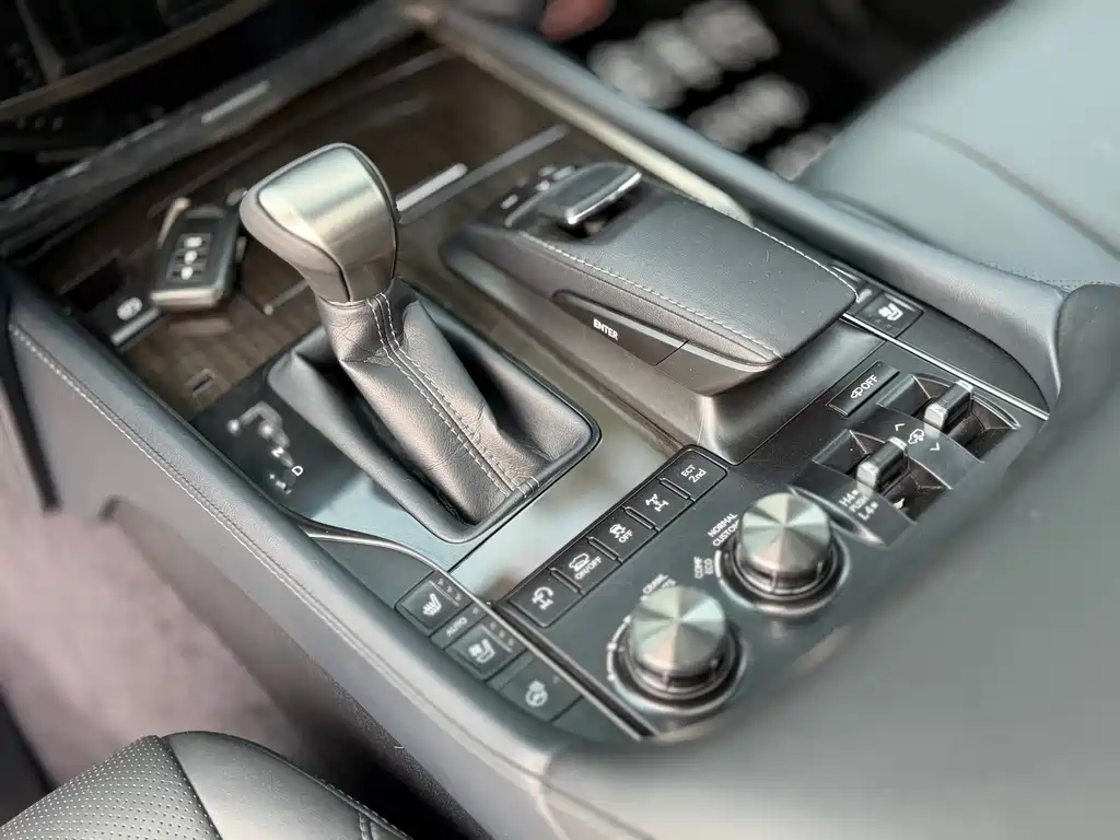 Lexus LX — миниатюра 13