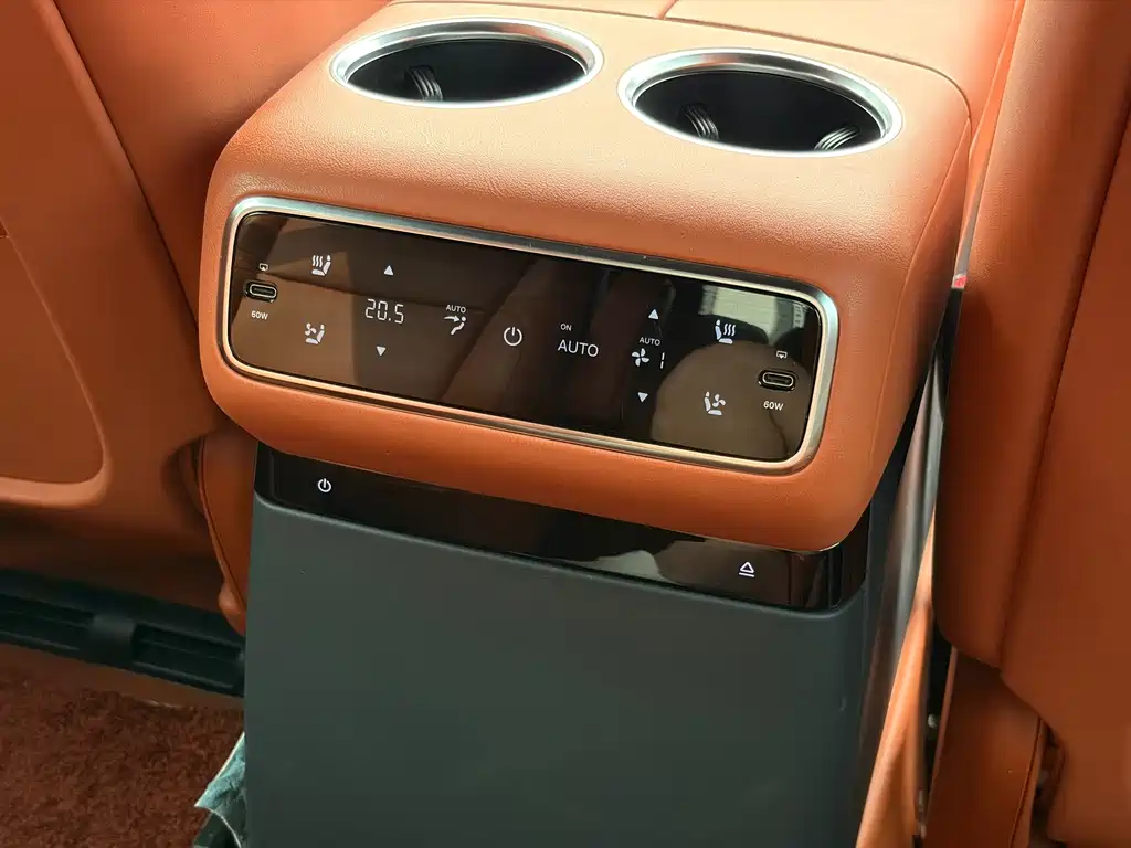 Li Auto Li L8 — миниатюра 17
