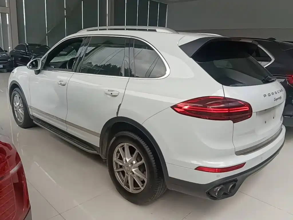 Porsche Cayenne — миниатюра 5