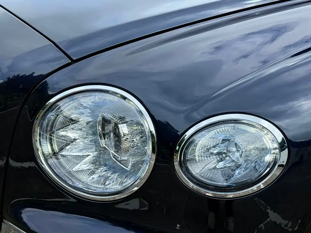 Bentley Flying Spur — миниатюра 13