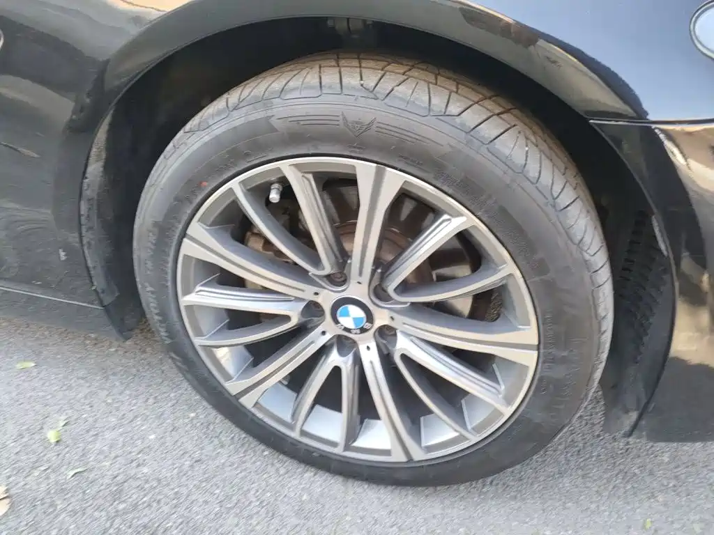 BMW 5 Series — миниатюра 24