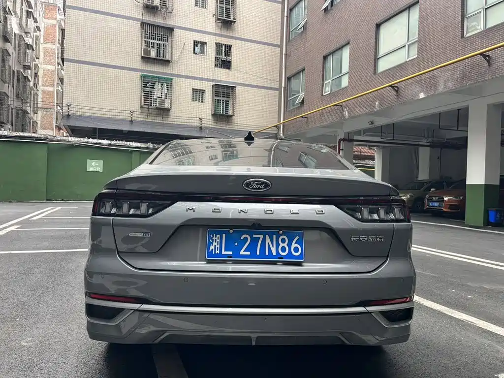 Ford Mondeo — миниатюра 8