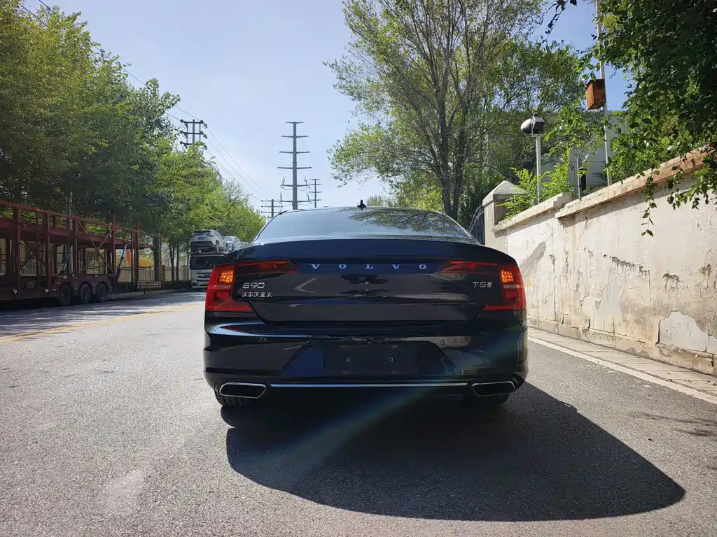 Volvo S90 — миниатюра 5