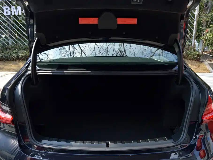 BMW 3 Series — миниатюра 15