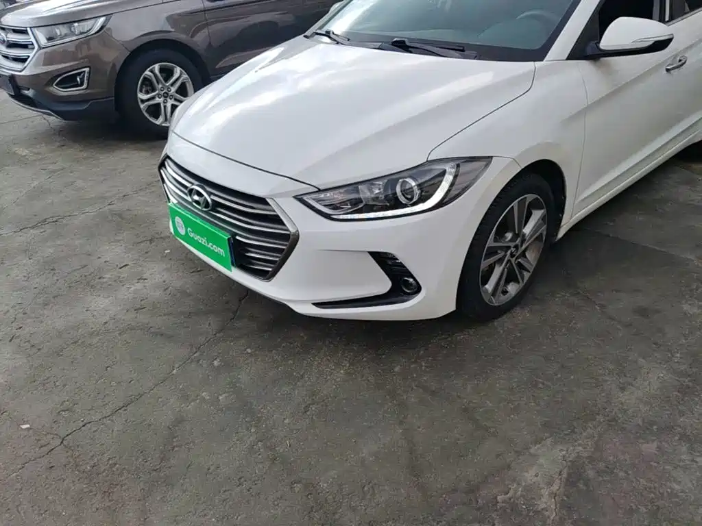 Hyundai Elantra — миниатюра 24