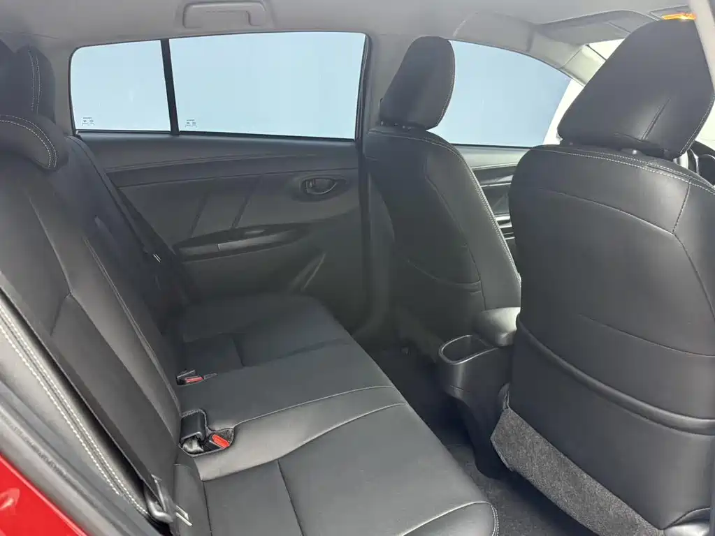 Toyota Yaris L — миниатюра 6