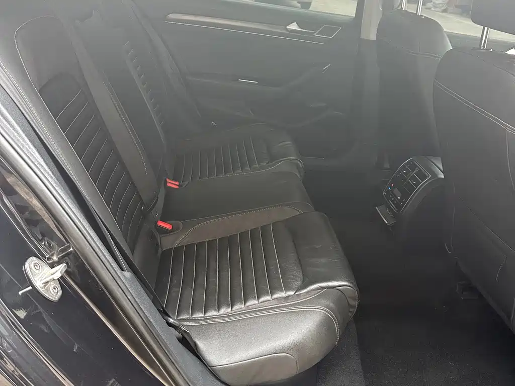 Volkswagen Magotan — миниатюра 5
