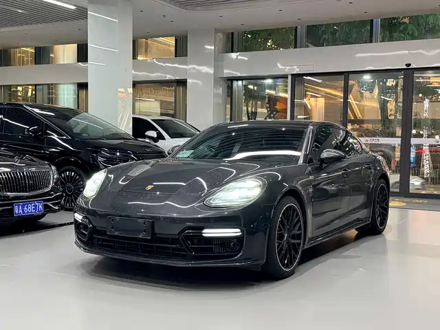 2019 Porsche Panamera