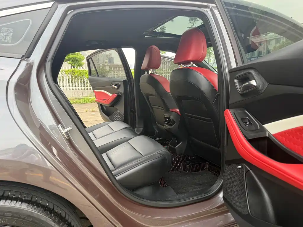 MG MG5 — миниатюра 13