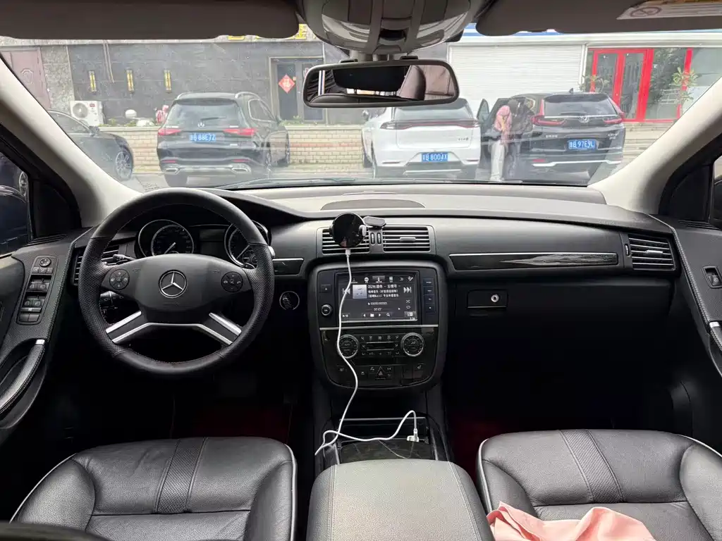 Mercedes-Benz R 2017 R 320 4MATIC
