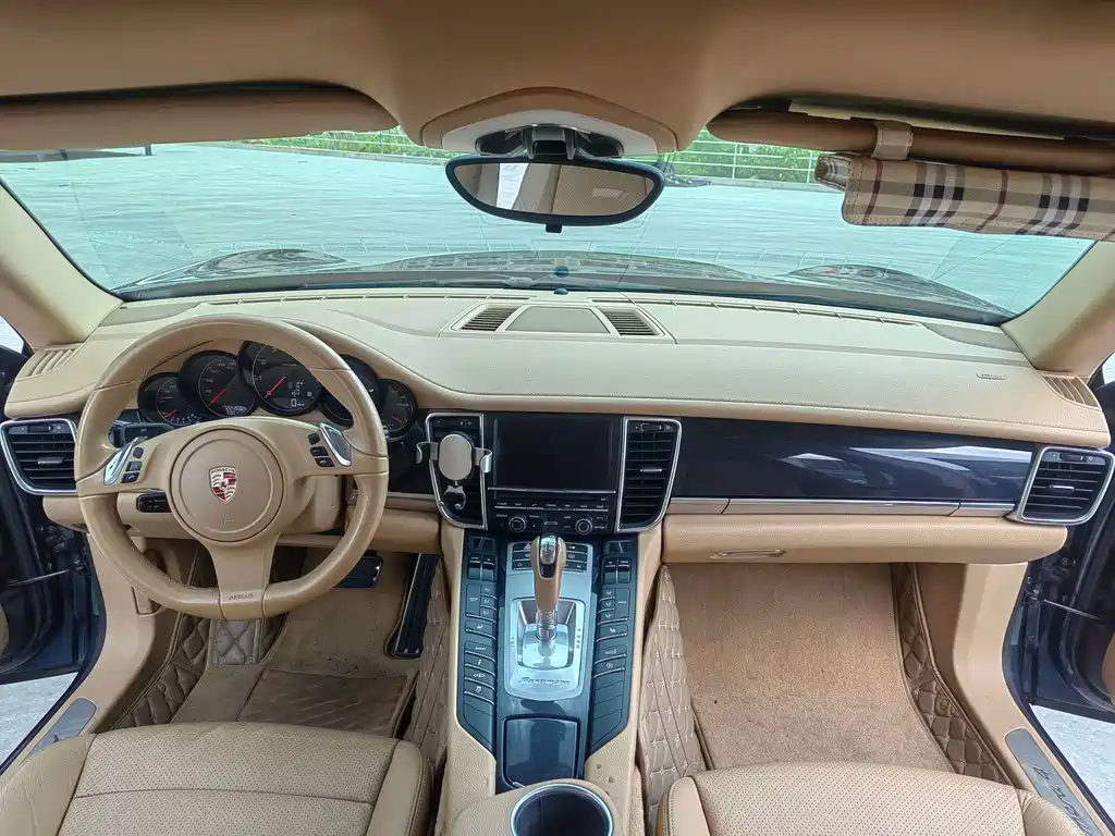 Porsche Panamera — миниатюра 10