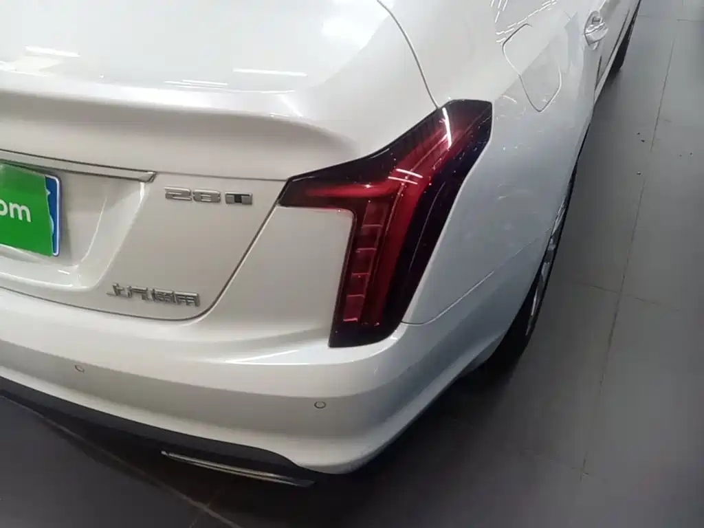 Cadillac CT5 — миниатюра 8