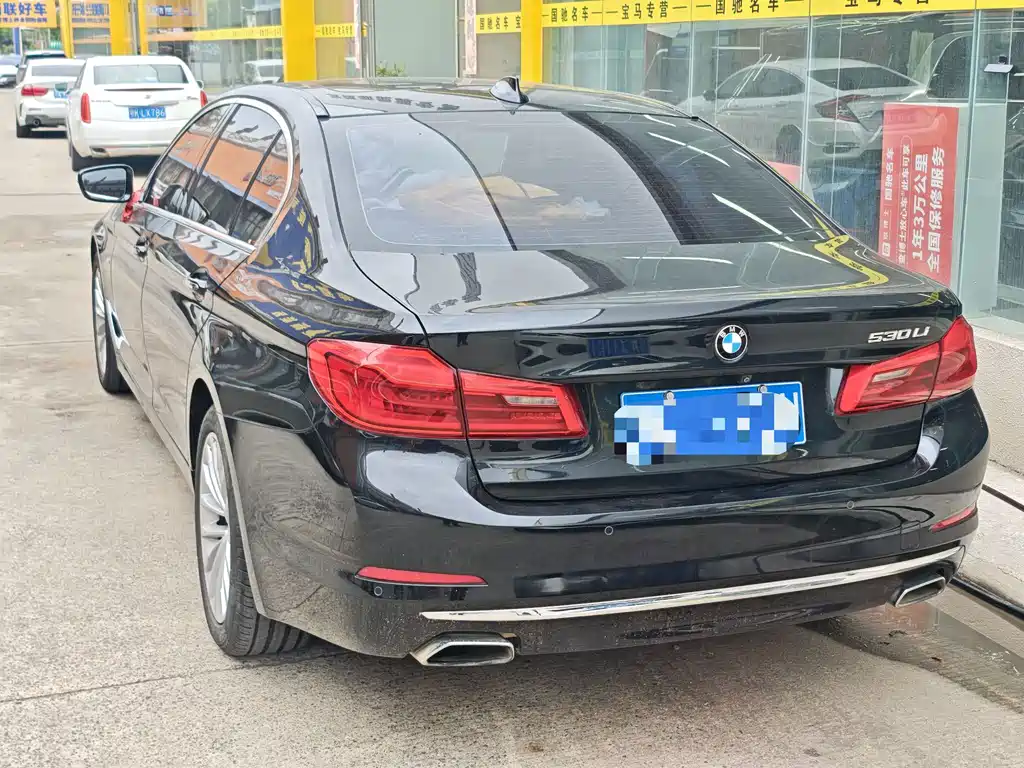 BMW 5 Series — миниатюра 4