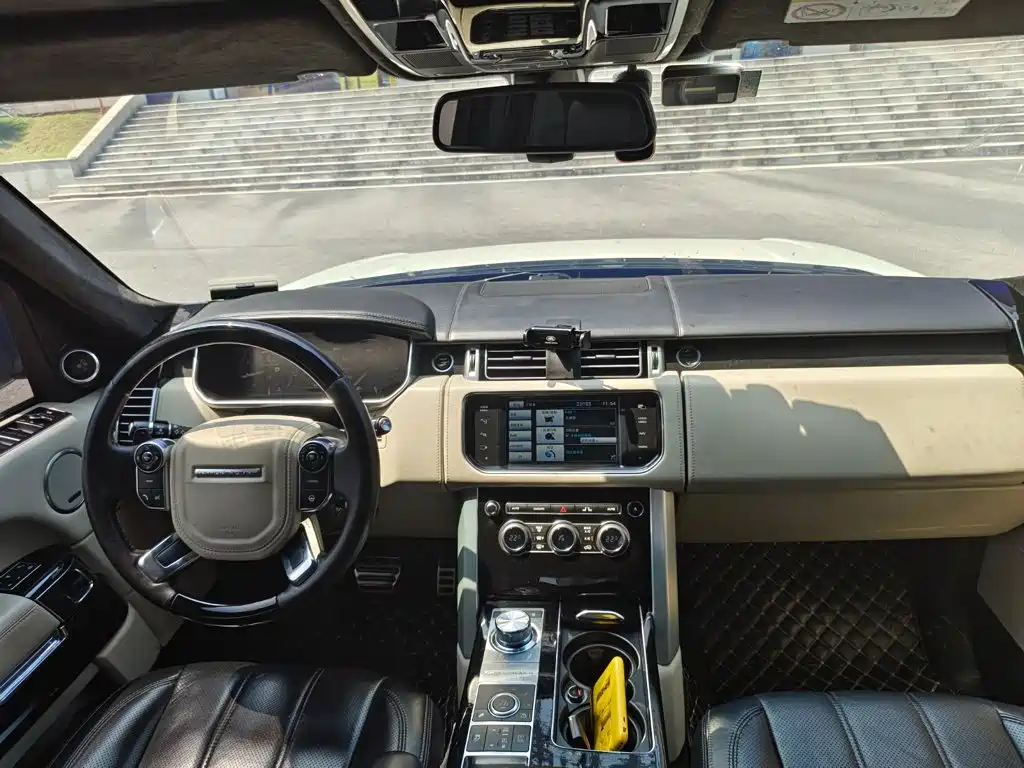 Land Rover Range Rover — миниатюра 7