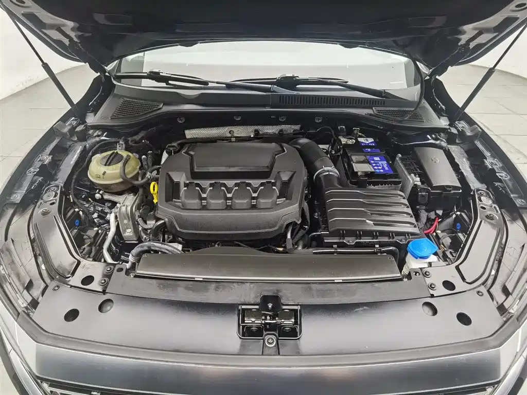 Volkswagen Passat 2024 380TSI Luxury
