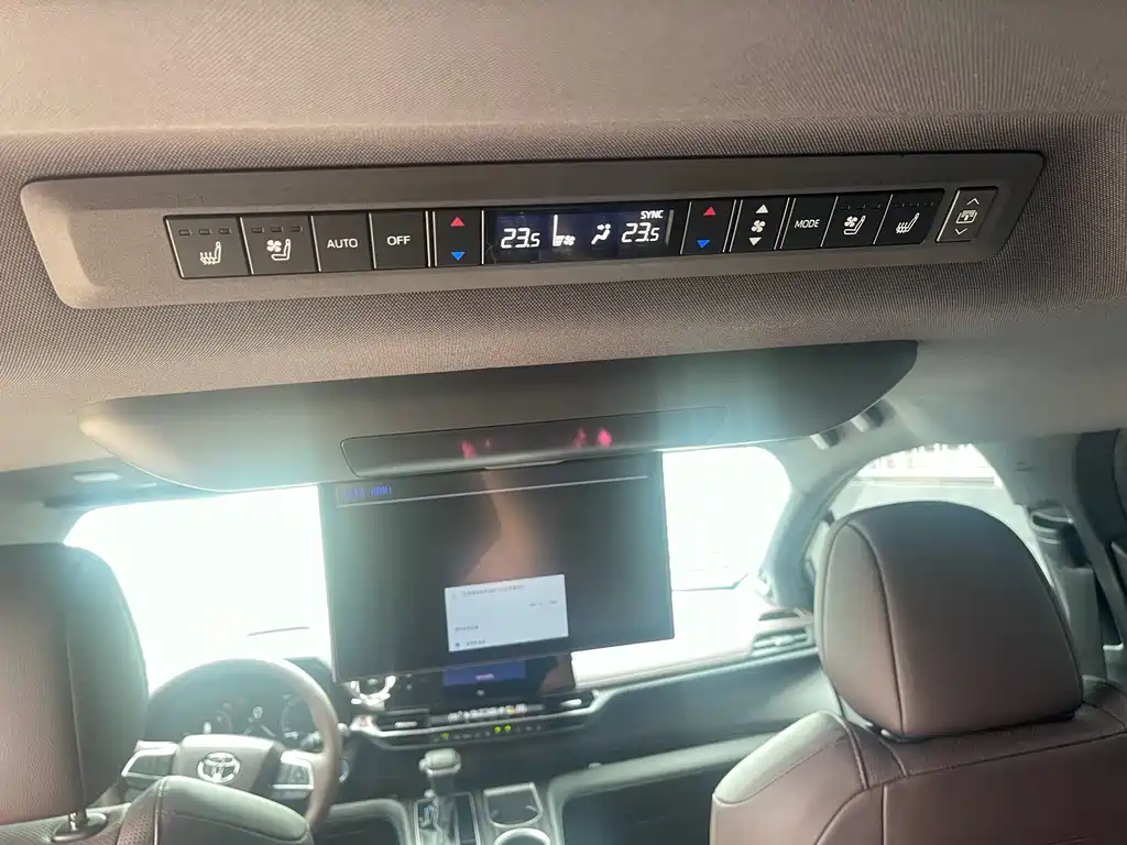 Toyota Sienna — миниатюра 13