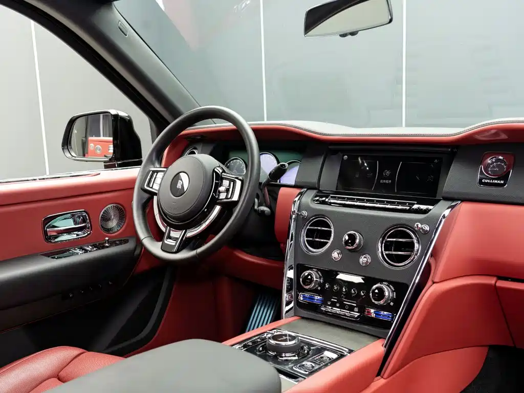 Rolls-Royce Cullinan — миниатюра 21