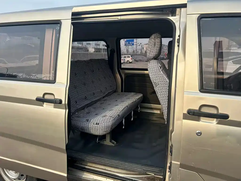 Wuling Rongguang — миниатюра 8