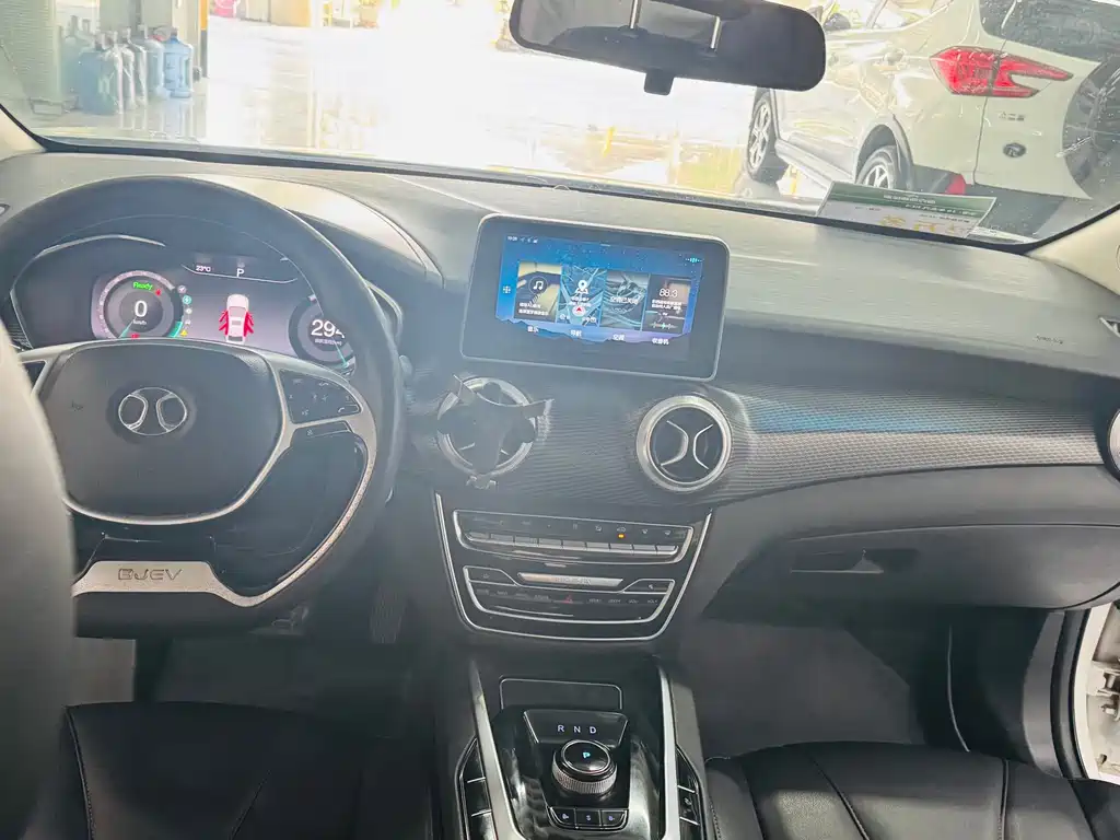 BAIC EU5 — миниатюра 6