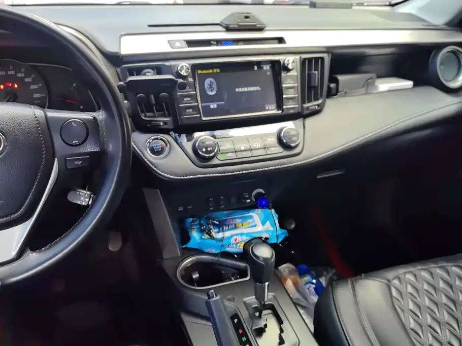 Toyota RAV4 — миниатюра 13