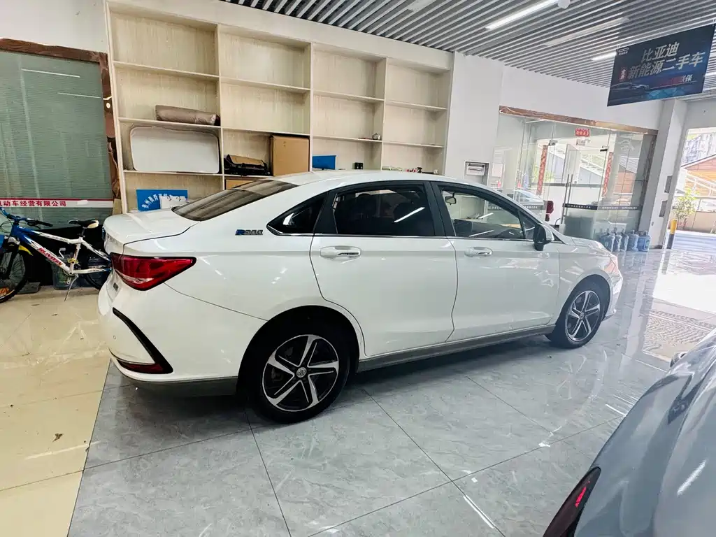 BAIC EU5 — миниатюра 5