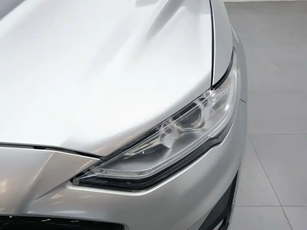 Ford Mondeo — миниатюра 7