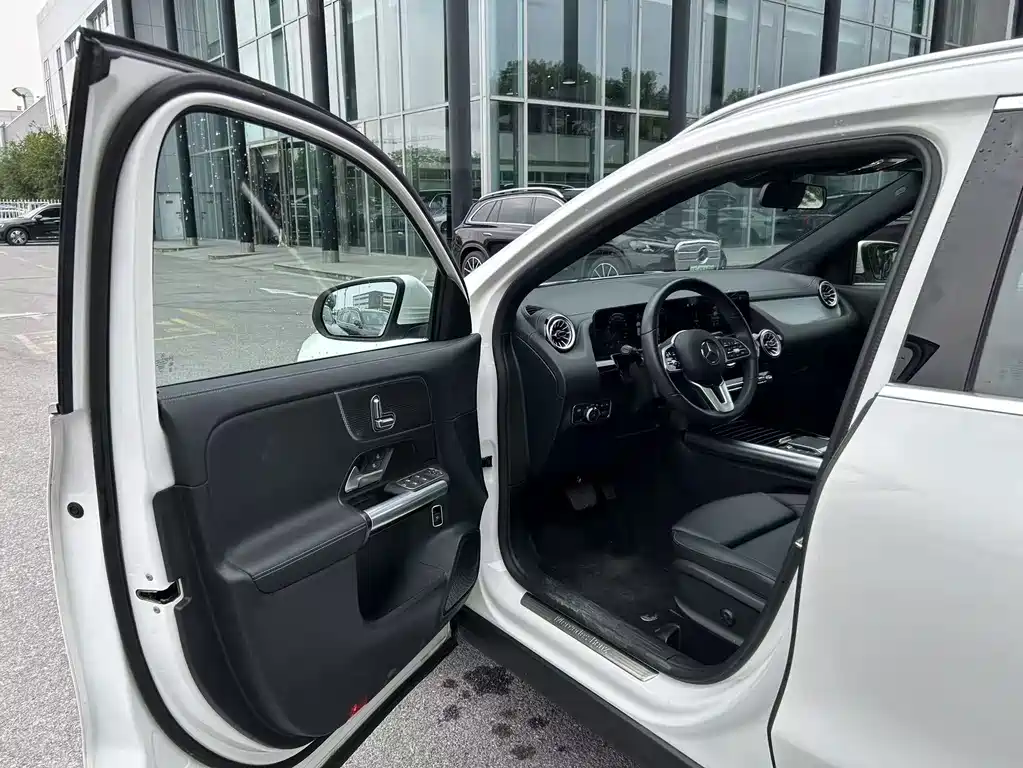 Mercedes-Benz GLA — миниатюра 11