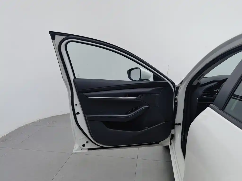 Mazda 3 Axela — миниатюра 8