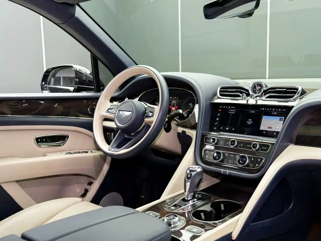 Bentley Bentayga — миниатюра 16