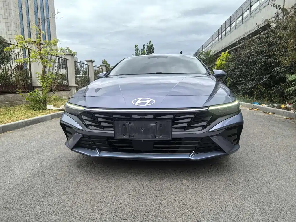 Hyundai Elantra — миниатюра 2